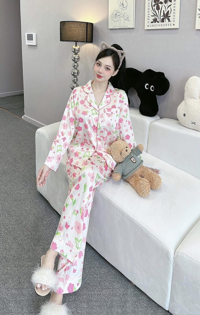 Đồ ngủ Pijama hàng hiệu form dài lụa cao cấp hottrent Trắng họa tiết bông hồng DN171240