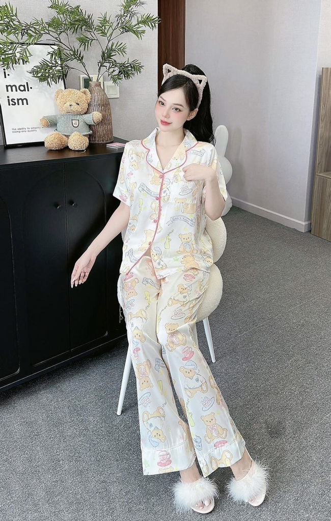 Đồ ngủ Pijama hàng hiệu form dài lụa cao cấp hottrent Trắng họa tiết gấu vàng DN175240