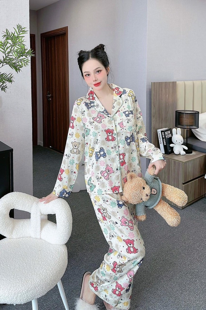 Đồ ngủ Pijama hàng hiệu form dài lụa cao cấp hottrent Họa tiết Gấu Xinh DN179240