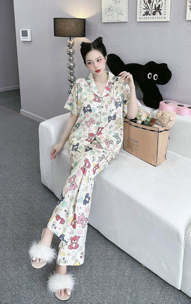 Đồ ngủ Pijama hàng hiệu form dài lụa cao cấp hottrent Họa tiết Gấu Xinh DN179240