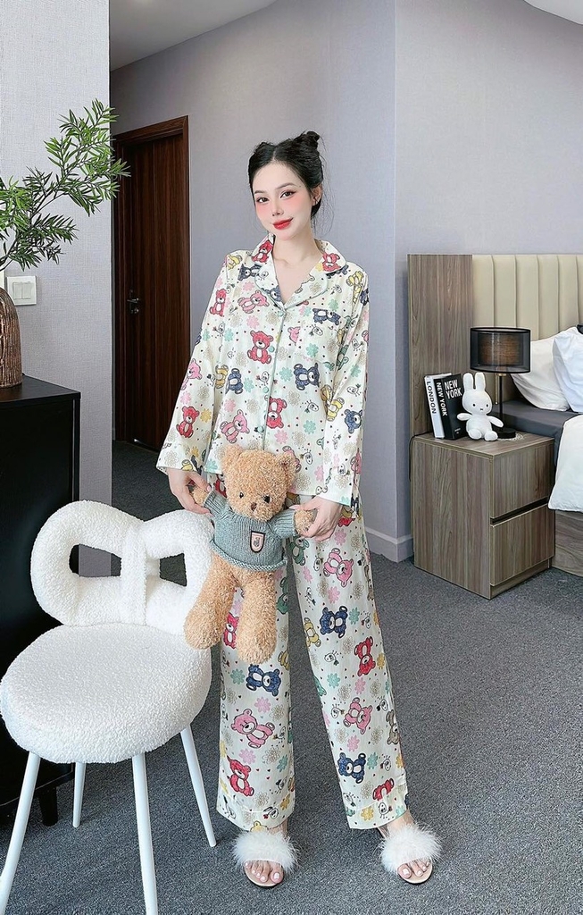 Đồ ngủ Pijama hàng hiệu form dài lụa cao cấp hottrent Họa tiết Gấu Xinh DN179240