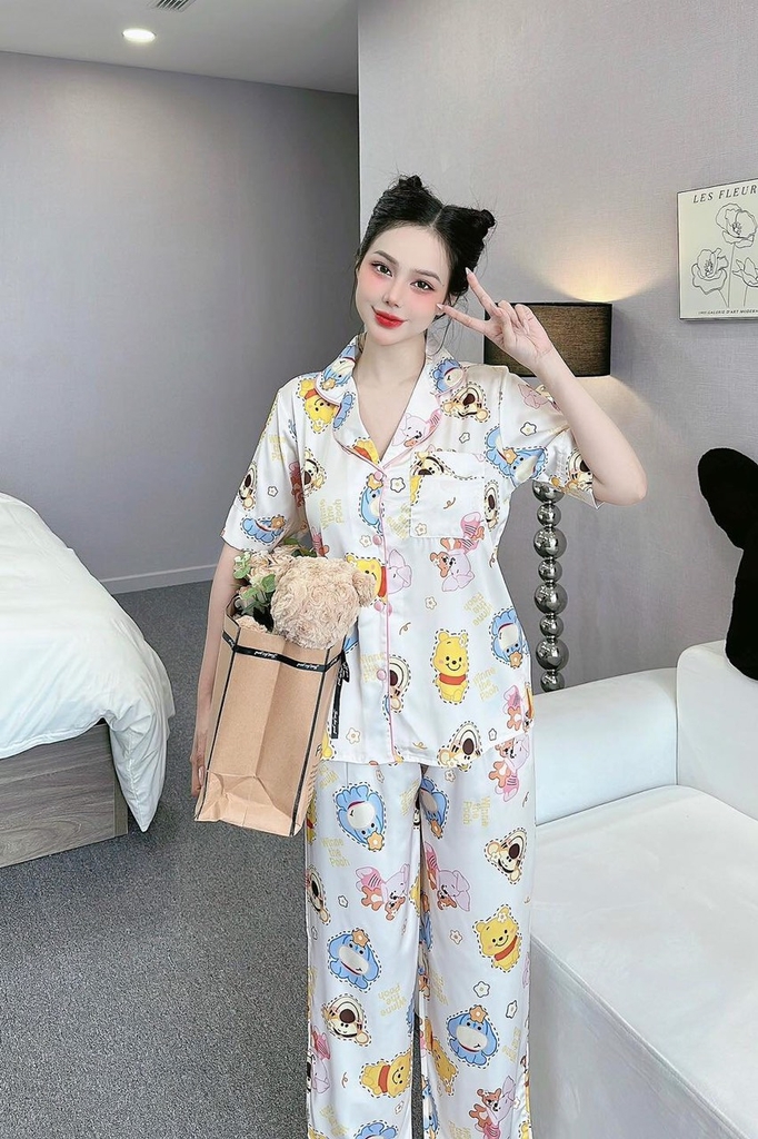 Đồ ngủ Pijama hàng hiệu form dài lụa cao cấp hottrent Họa tiết Gấu Poor DN181240