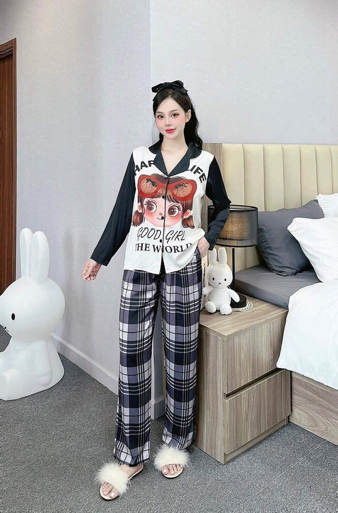 Đồ ngủ Pijama hàng hiệu form dài lụa cao cấp hottrent Đen phối trắng Họa tiết cô gái DN184240