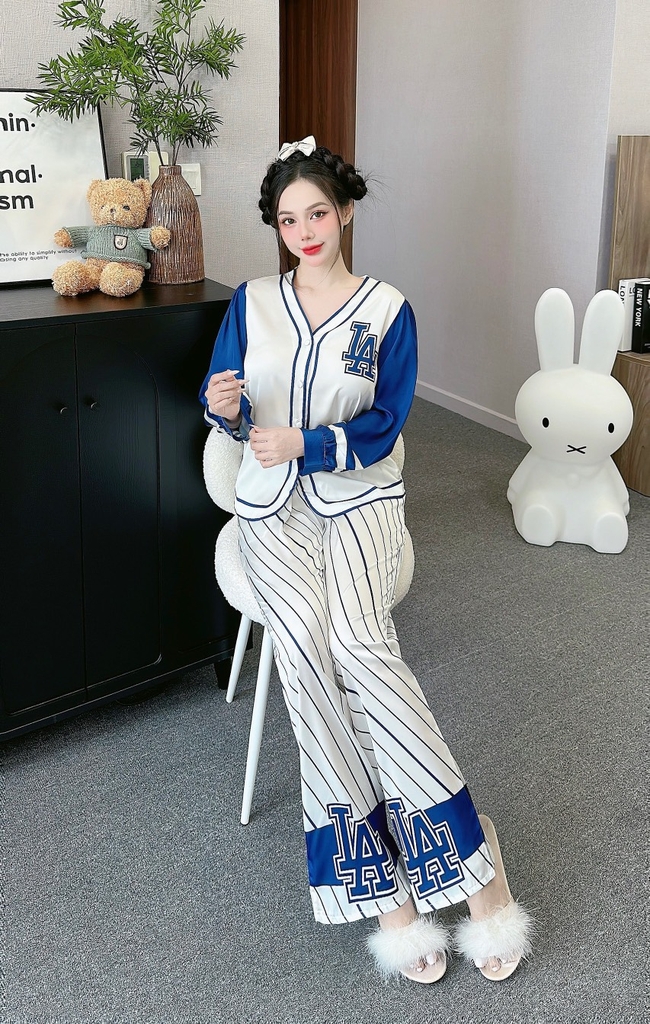 Đồ ngủ Pijama hàng hiệu form dài lụa cao cấp hottrent Trắng Phối Xanh LA DN190240