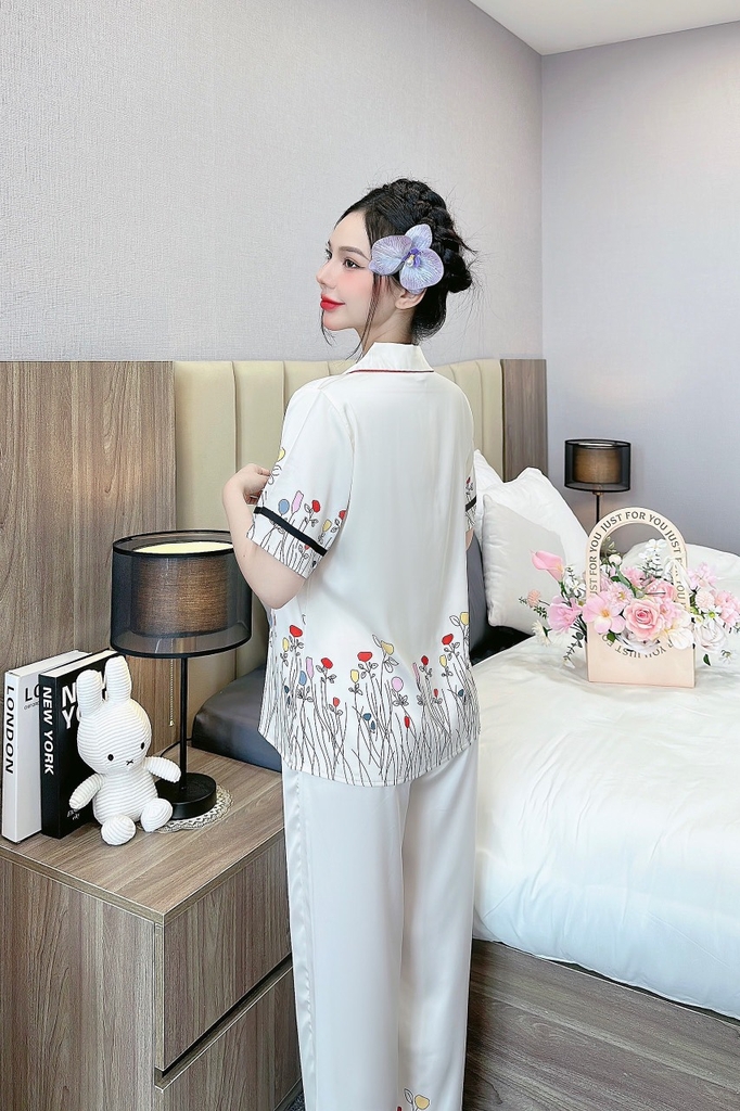 Đồ ngủ Pijama hàng hiệu form dài lụa cao cấp hottrent Trắng Phối Hoa DN189240