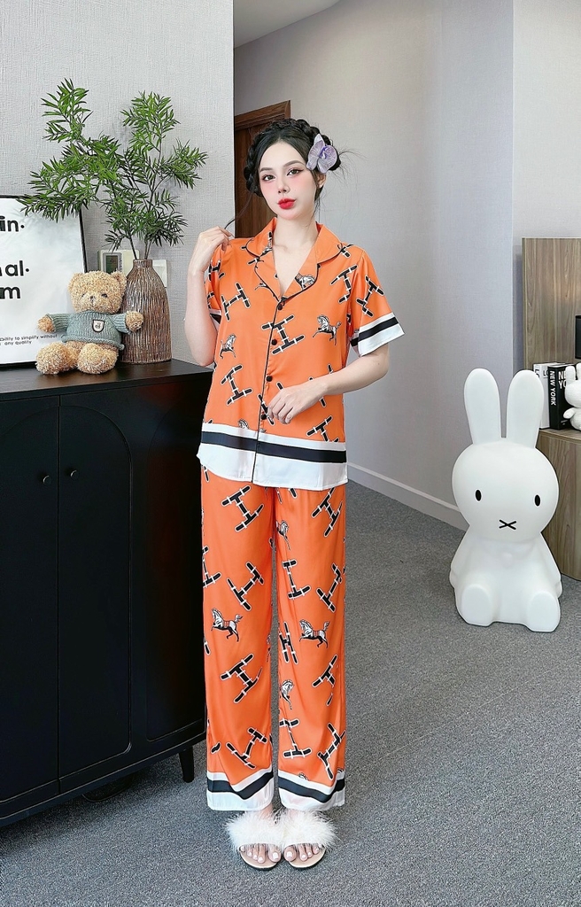 Đồ ngủ Pijama hàng hiệu form dài lụa cao cấp hottrent Cam phối viền HM DN194240