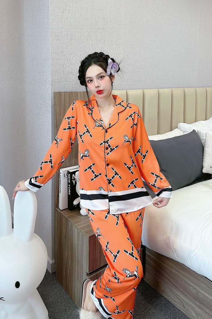 Đồ ngủ Pijama hàng hiệu form dài lụa cao cấp hottrent Cam phối viền HM DN194240