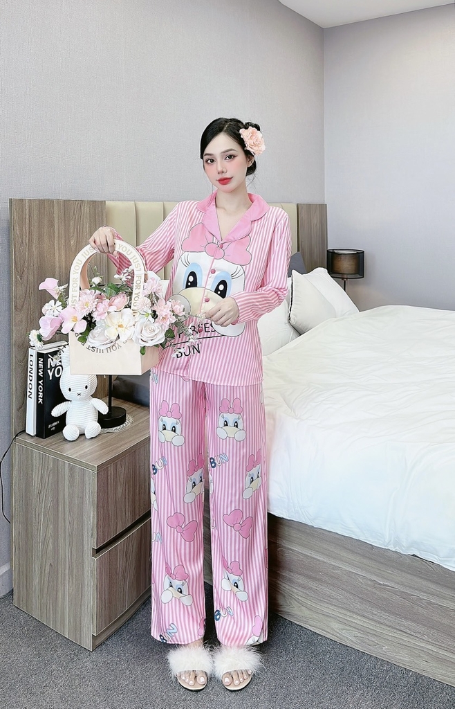 Đồ ngủ Pijama hàng hiệu form dài lụa cao cấp hottrent Hồng sọc họa tiết hoạt hình DN197240