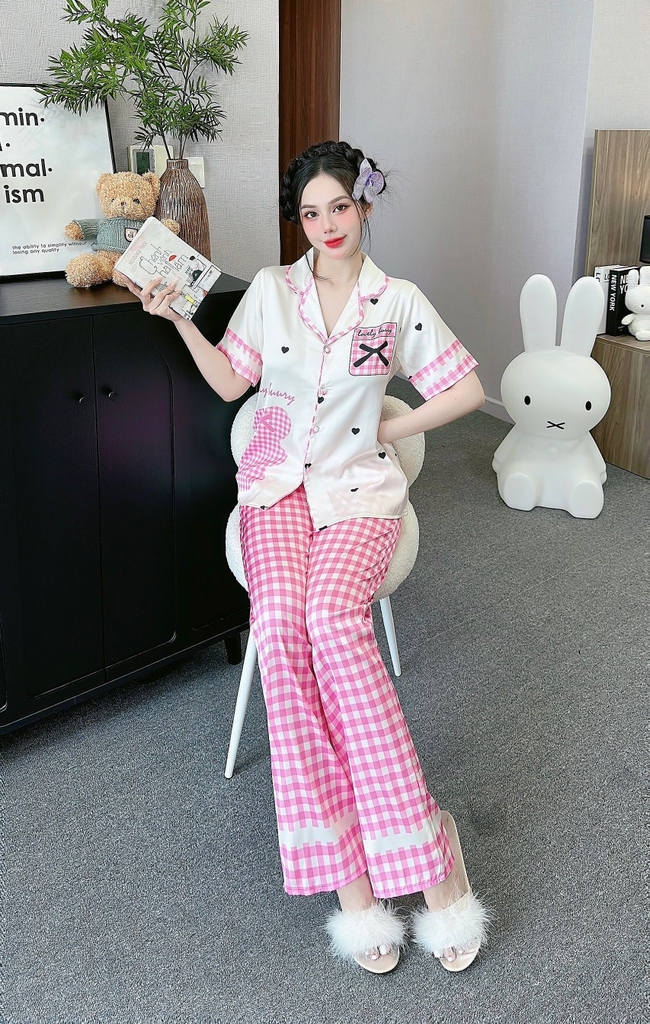 Đồ ngủ Pijama hàng hiệu form dài lụa cao cấp hottrent Hồng kẻ karo Gấu DN205240