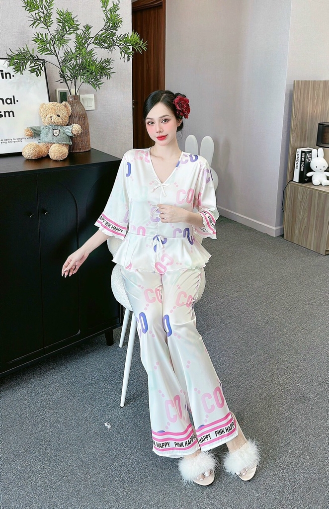 Đồ ngủ Pijama hàng hiệu form dài lụa cao cấp hottrent Trắng Họa tiết chữ CO DN210240