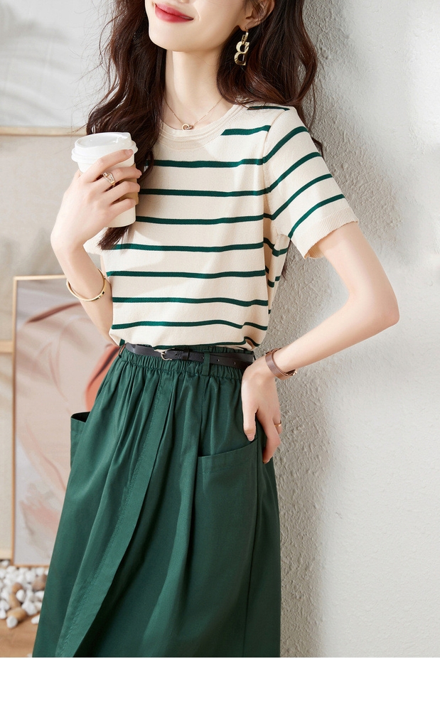 Set áo thun đệt kim sọc xanh chân váy xanh lưng chun phong cách Hàn Quốc trẻ trung hiện đại năng động cho ngày hè mới D186240