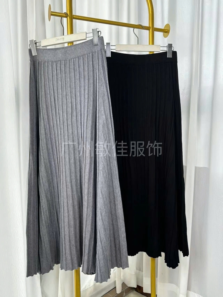 Chân váy len dệt kim xếp ly dáng dài khí chất rạng ngời phong cách hiện đại mẫu mới thu đông D664240