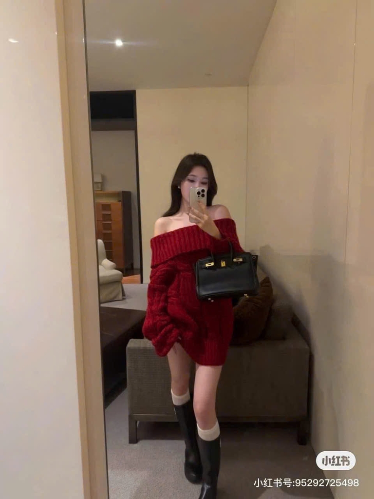 Áo Len lông thỏ thừng trễ vai tay dài màu đỏ Hottrend QC TD107240