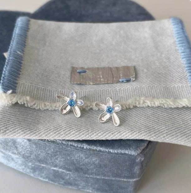 HOA TAI ZIRCON HOA 3D – TINH TẾ VÀ SANG TRỌNG TS121250