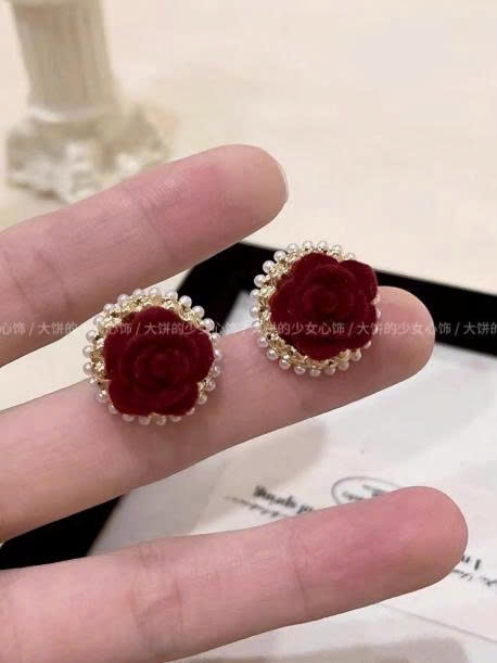 HOA TAI NHUNG ĐỎ “HOA” – RỰC RỠ TS123250