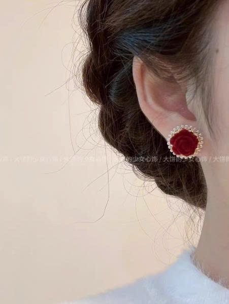 HOA TAI NHUNG ĐỎ “HOA” – RỰC RỠ TS123250
