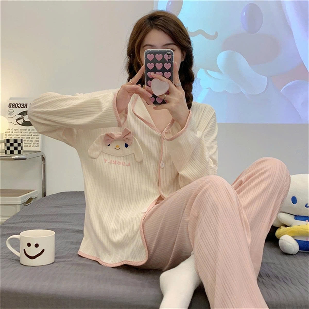 Set đồ ngủ cardigan tay dài xuân thu 2025 – hot trend Douyin, dễ thương & nóng bỏng nhẹ DN171250