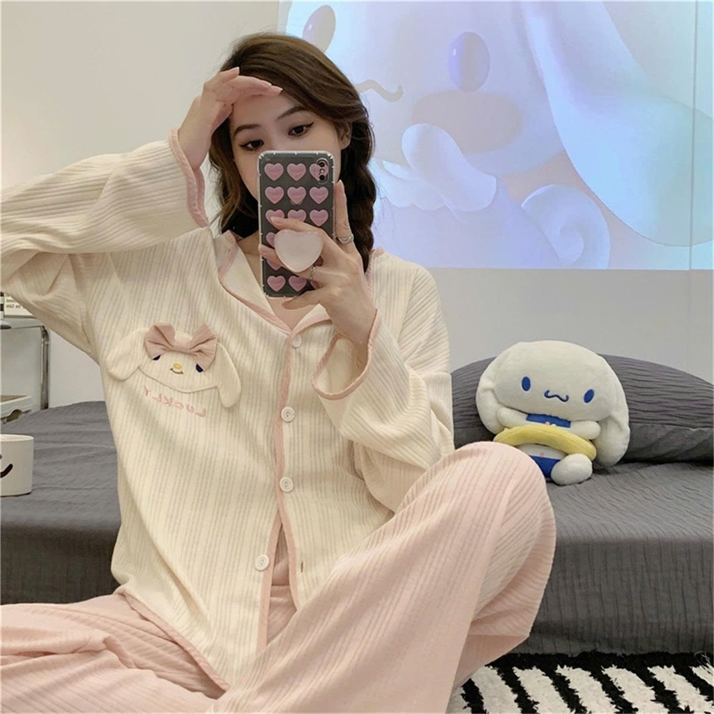 Set đồ ngủ cardigan tay dài xuân thu 2025 – hot trend Douyin, dễ thương & nóng bỏng nhẹ DN171250