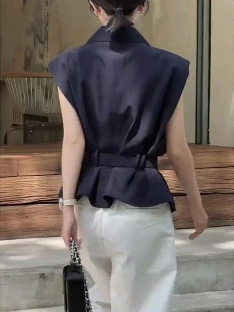 Áo sơ mi ve cao cấp kiểu Pháp – Thanh lịch & sang trọng mùa hè 2025 D226250