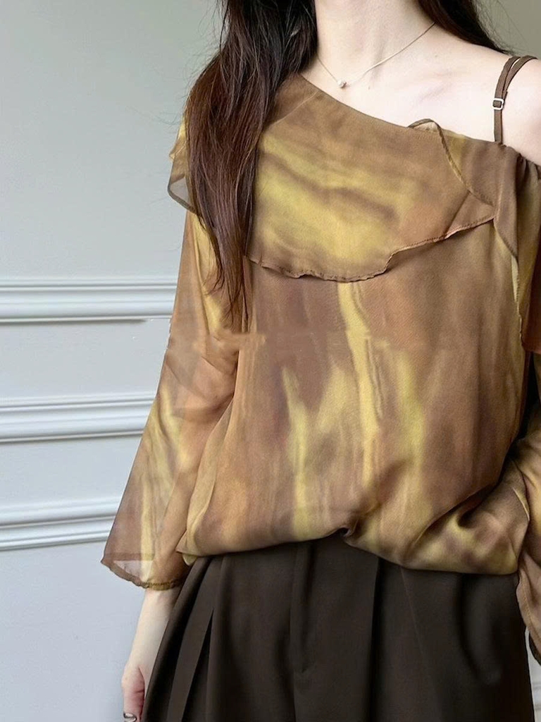 Áo sơ mi voan dài tay lệch vai họa tiết lá sen lớn – Thu 2025 D232250