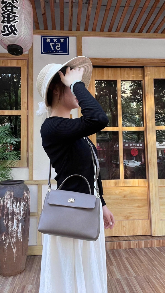 Túi xách nữ da thật cao cấp kiểu mới 2026 – Túi đeo chéo thời trang TX231250