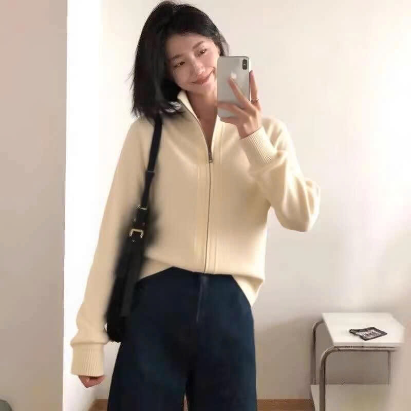 Áo len cardigan dệt kim cổ đứng 2 khóa kéo – Thời trang nữ thu 2025 D245250