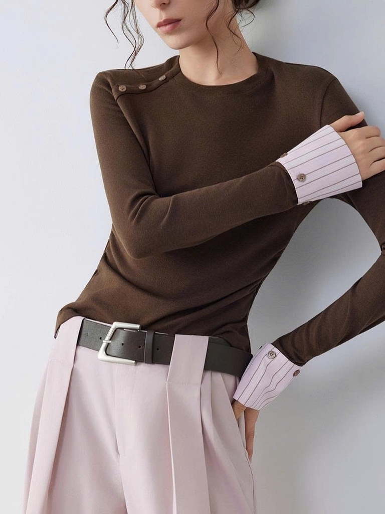 Áo thun nữ dáng suông phối màu tương phản – Thu Đông 2025 D255250