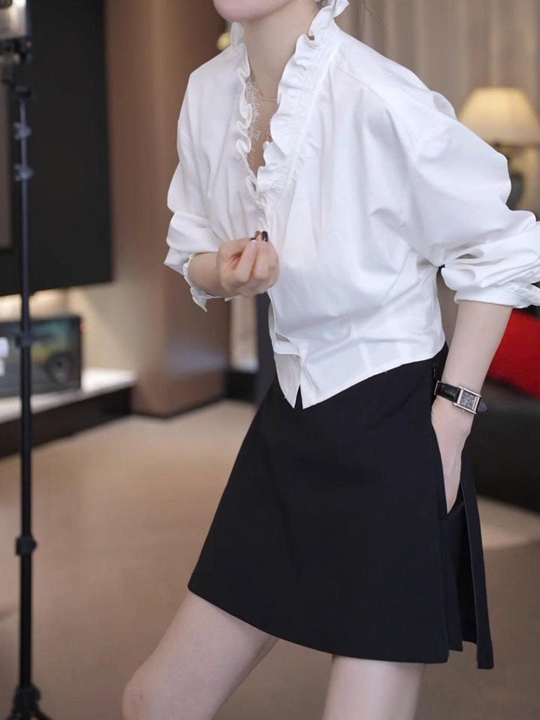 Áo sơ mi tay dài cổ chữ V tai gỗ phong cách Pháp – Thu 2025 D256250