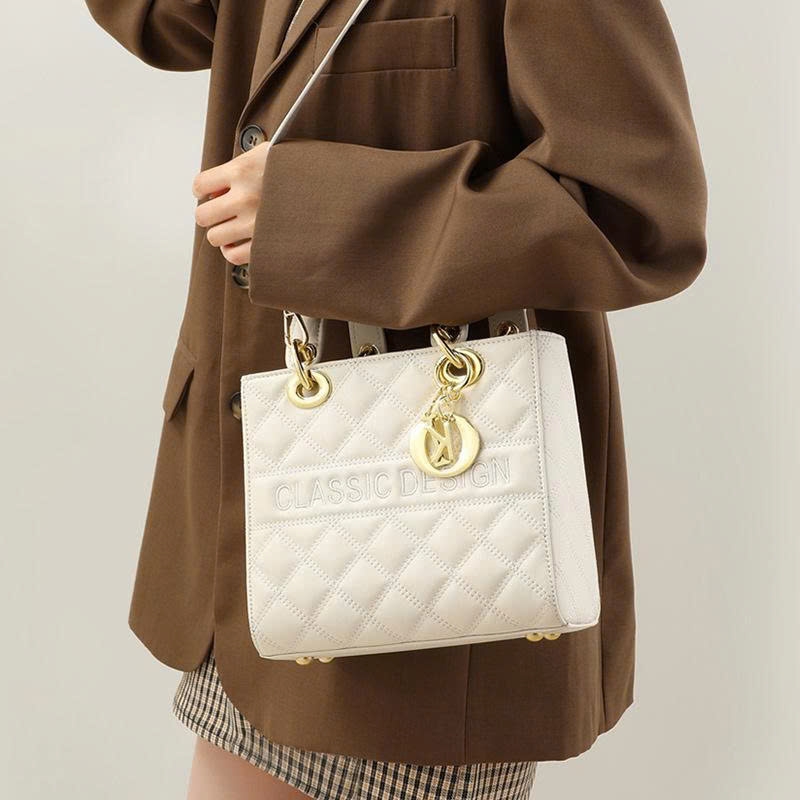 Túi Xách Lady Dior Mẫu Mới Thu 2025 Túi Đeo Chéo Da Thật Nhỏ Gọn, Phong Cách Retro Châu Âu – Mỹ TX242250