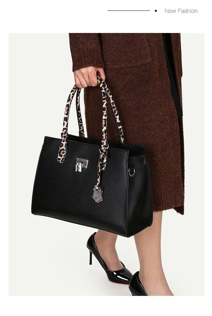 Túi xách đeo vai thời trang Socialite 2025 – Dung tích lớn, họa tiết da báo – Chất liệu PU cao cấp dành cho nữ TX297250