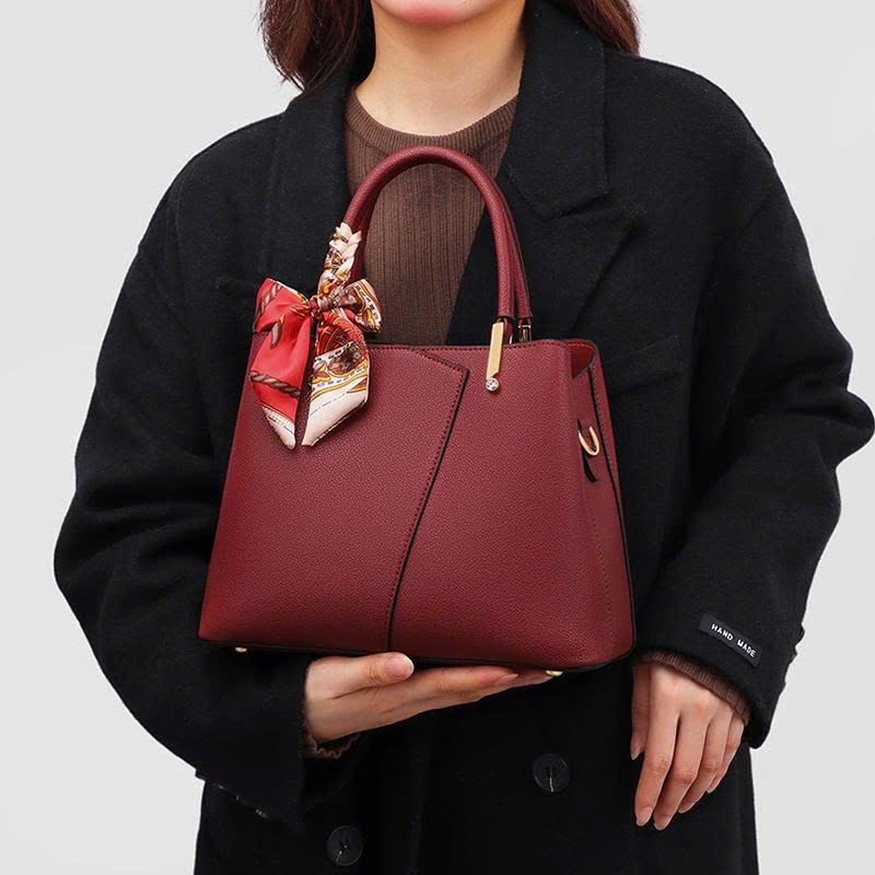 Túi xách nữ kiểu dáng mới 2025 – Túi xách cho mẹ – Da thật cao cấp kết hợp da tổng hợp TX319250