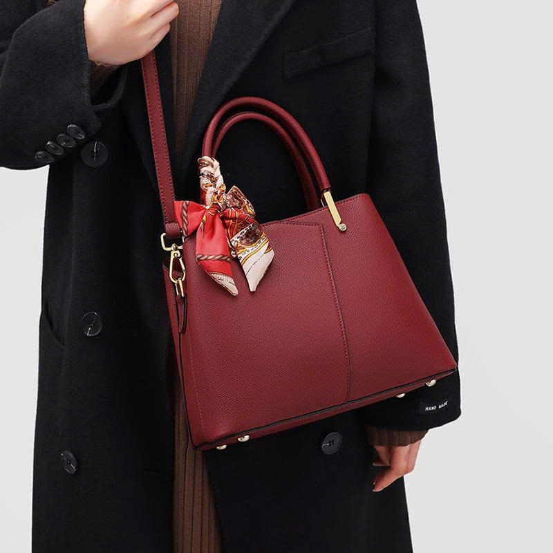 Túi xách nữ kiểu dáng mới 2025 – Túi xách cho mẹ – Da thật cao cấp kết hợp da tổng hợp TX319250