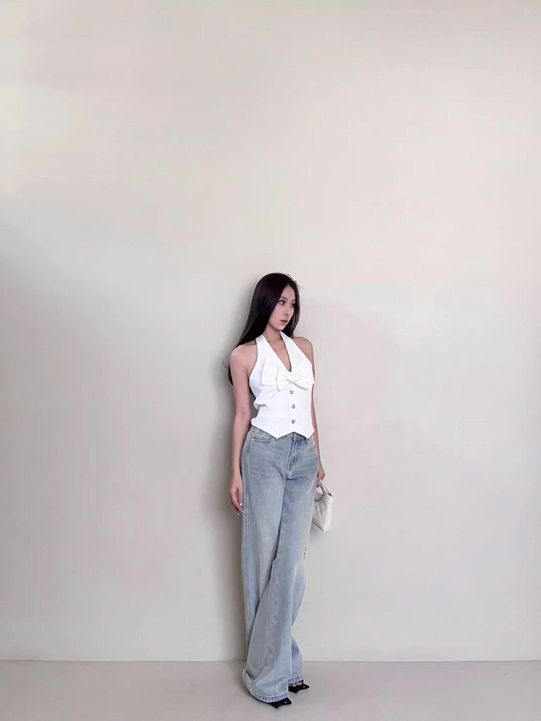 Quần Jeans Macheda Màu Nhạt Ống Chuối – Mẫu Mới Xuân Thu 2026 Cho Nữ QJ008260