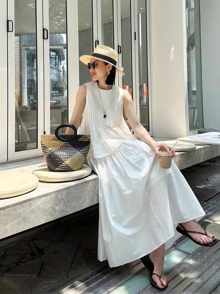 Set Đồ Hai Mảnh Nữ Phong Cách Hàn Quốc – Áo Không Tay & Chân Váy Cạp Cao D000260