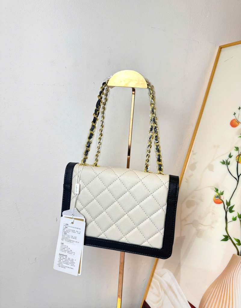 Túi Xách Nữ Chần Trám Phối Viền Đen Quai Xích Sang Trọng TXL06