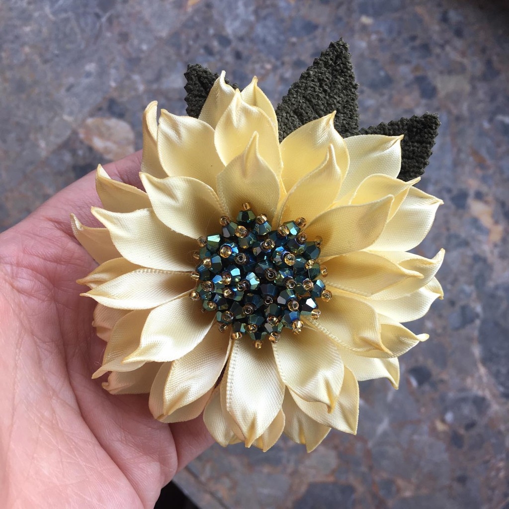 [Ảnh thật] Cài áo hoa hướng dương/ Hoa cài áo xinh/ Quà tặng cho tình nhân/ Hoa cài áo đính đá/ Hoa cài áo nữ