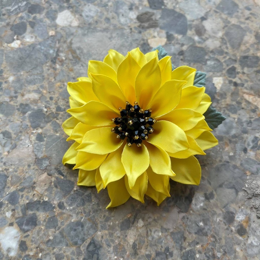 [Ảnh thật] Cài áo hoa hướng dương vàng/ Quà tặng cho mẹ và bé/ Cài áo tặng mẹ/ Hoa cài áo đính đá cao cấp