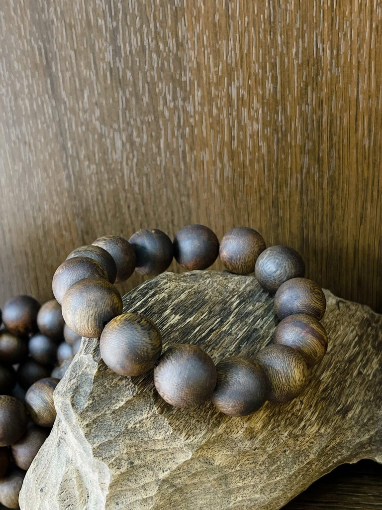 Trầm chìm Hải Nam 16 li