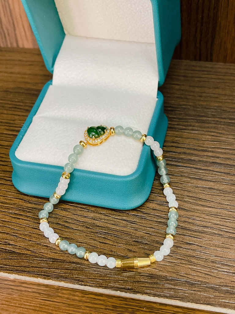 Phỉ thuý cao băng mix charm bạc phủ vàng 24k