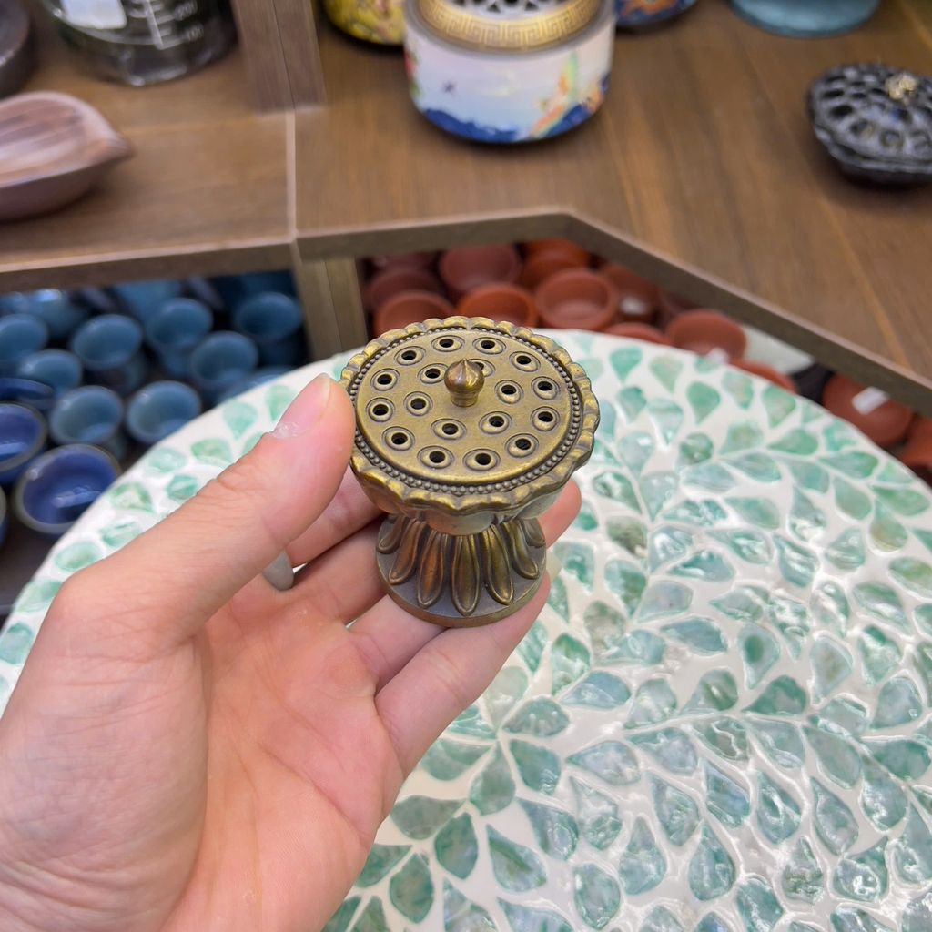 Lư Xông Trầm Đài Sen Bằng Đồng – Sang Trọng & Tinh Tế