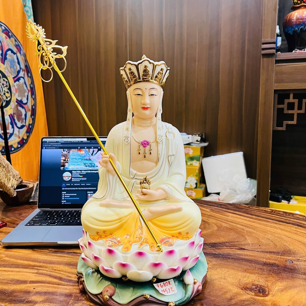 Tượng Địa Tạng Vương Bồ Tát Sứ Trắng Viền Vàng – Trang Nghiêm & Thanh Tịnh
