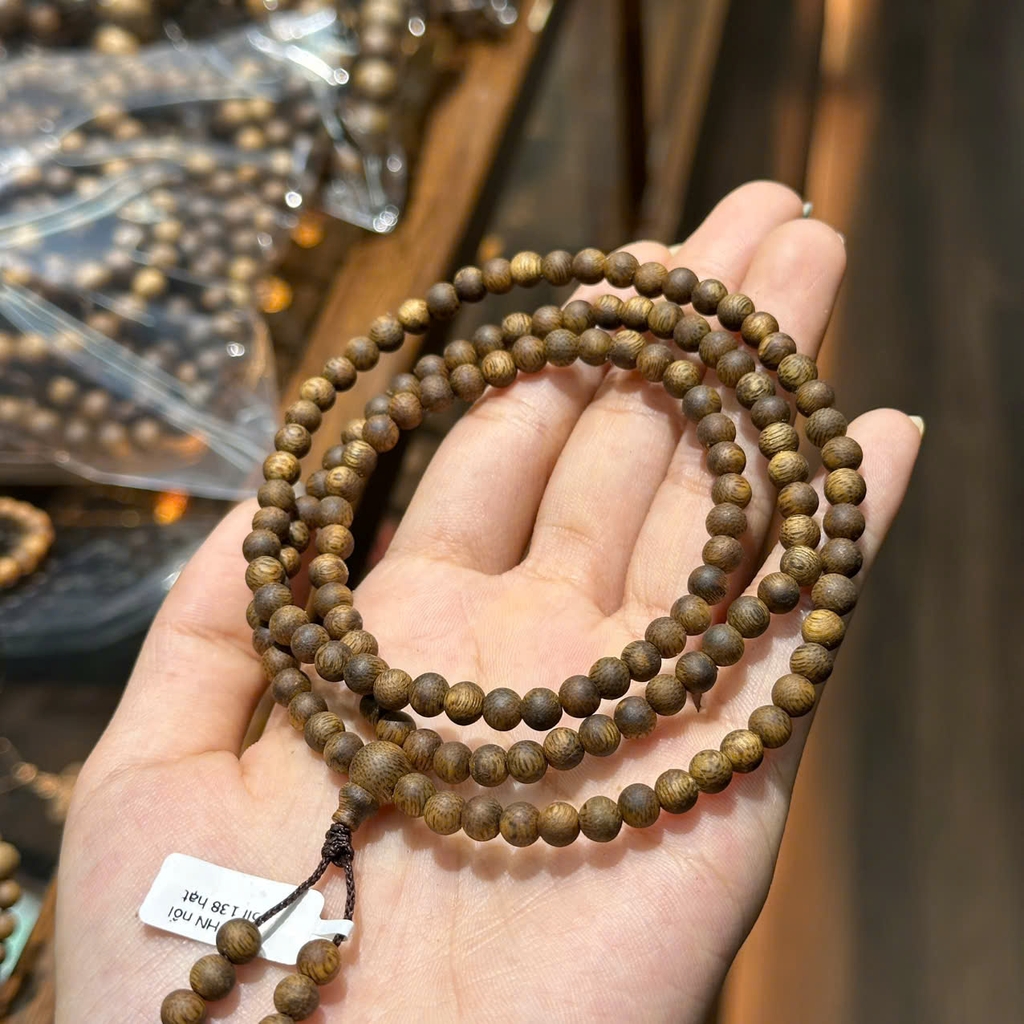 Chuỗi Trầm Hải Nam Nổi 5li 108 Hạt – Tinh Hoa Đất Trời & Tâm Linh Hội Tụ