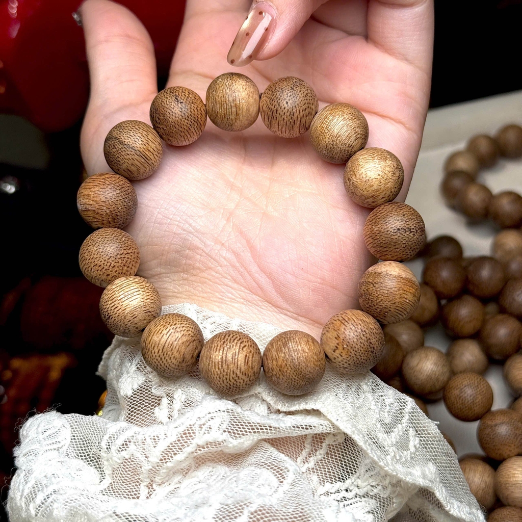 Chuỗi Trầm Hương Sớ Ngang 14 Ly – Vẻ Đẹp Mộc Mạc & Đẳng Cấp