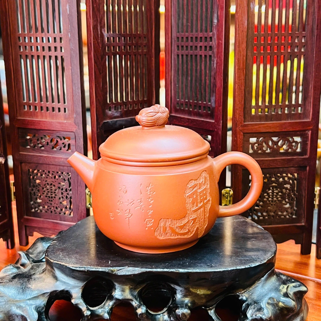 Ấm Tử Sa Họa Tiết Mai Khai Phú Quý – Nghệ Thuật Trà Đạo Tinh Tế