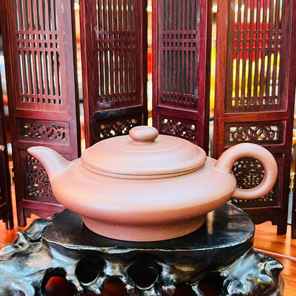 Ấm Tử Sa Nghi Hưng – Tinh Hoa Trà Đạo & Nghệ Thuật Chạm Khắc