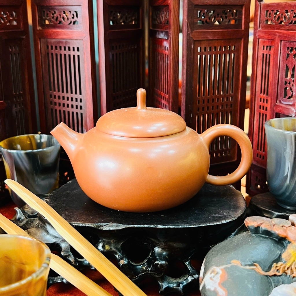 Ấm Tử Sa Nghi Hưng – Tinh Hoa Trà Đạo & Nghệ Thuật Chế Tác Thủ Công
