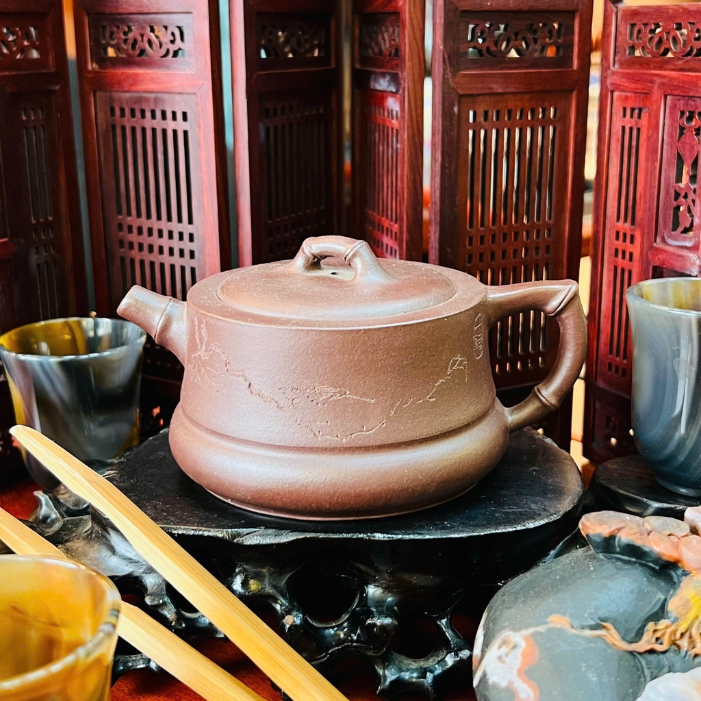 Ấm Tử Sa Nghi Hưng – Tinh Hoa Trà Đạo & Nghệ Thuật Chế Tác Thủ Công