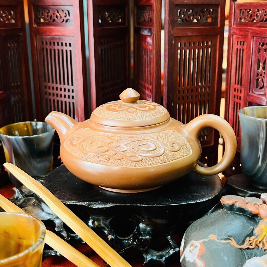 Ấm Tử Sa Dáng Thạch Hồ – Tinh Hoa Trà Đạo & Nghệ Thuật Chế Tác