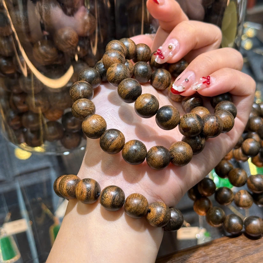 Chuỗi Trầm Hương Dó Dằn 12 Ly – Tinh Hoa Đại Ngàn & Vượng Khí Phong Thủy