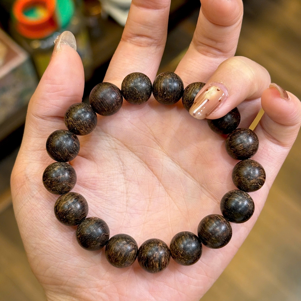 Chuỗi Trầm Dó Bầu Tự Nhiên 12li – Hương Thơm Cổ Điển & Tâm Linh Hội Tụ